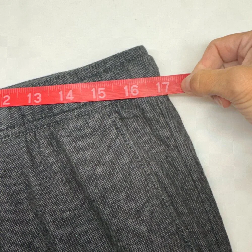NWOT Banana Republic TALL Linen Deck Shorts in Black